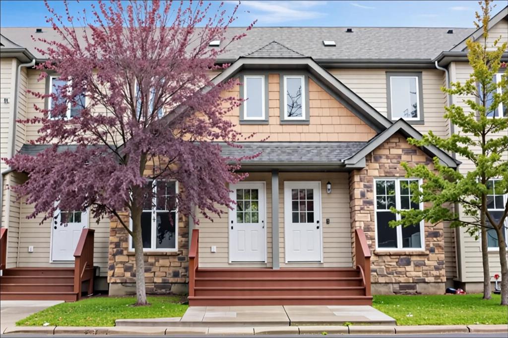 Picture of 1006, 2445 Kingsland Road SE, Airdrie Real Estate Listing