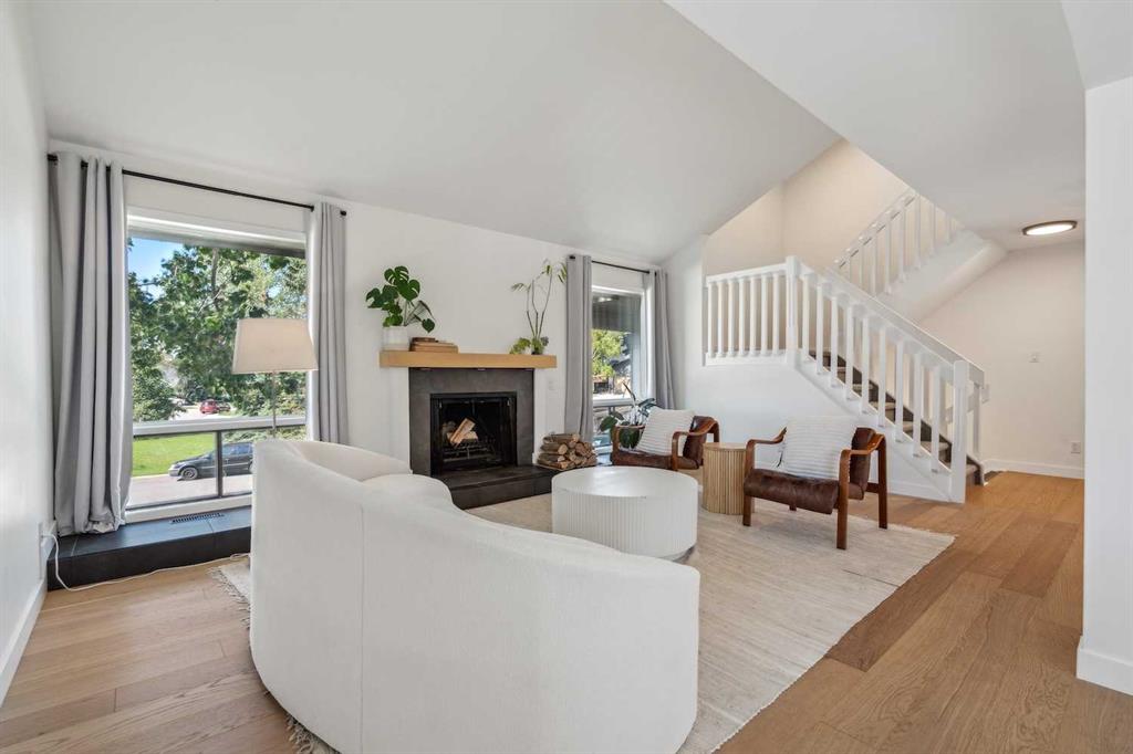 Picture of 4 Coach Ridge Close SW, Calgary Real Estate Listing