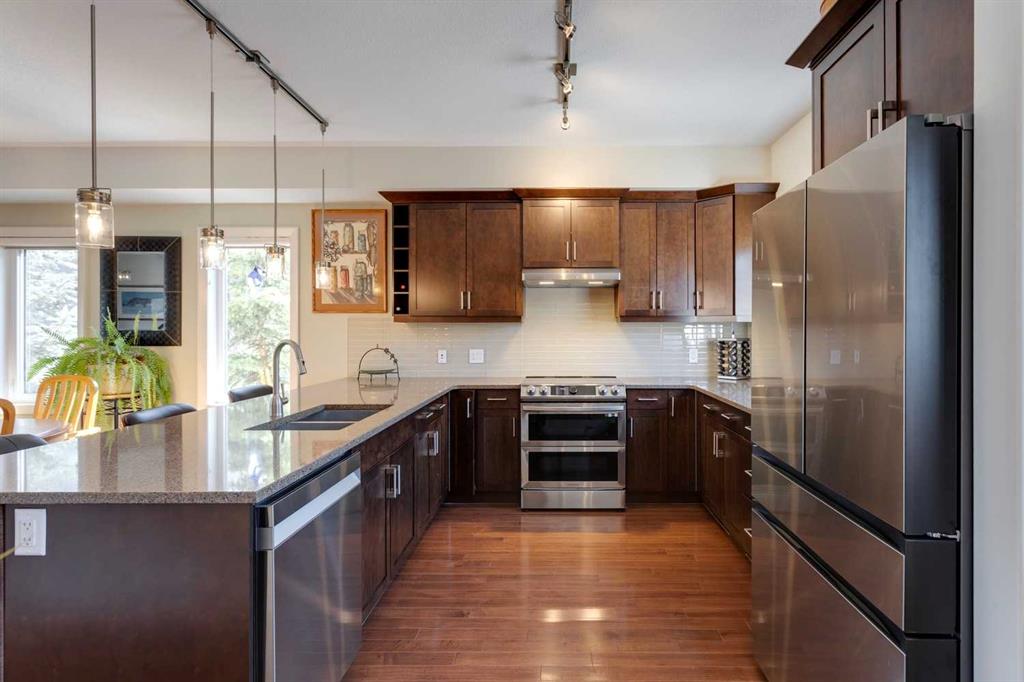 Picture of 303 Valley Ridge Manor NW, Calgary Real Estate Listing
