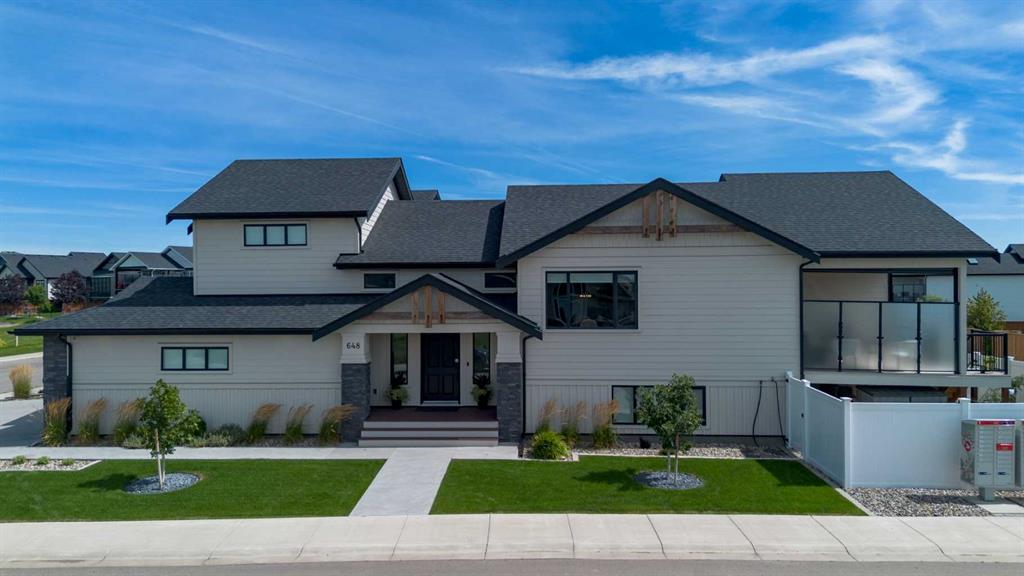 Picture of 648 Sixmile Crescent S, Lethbridge Real Estate Listing