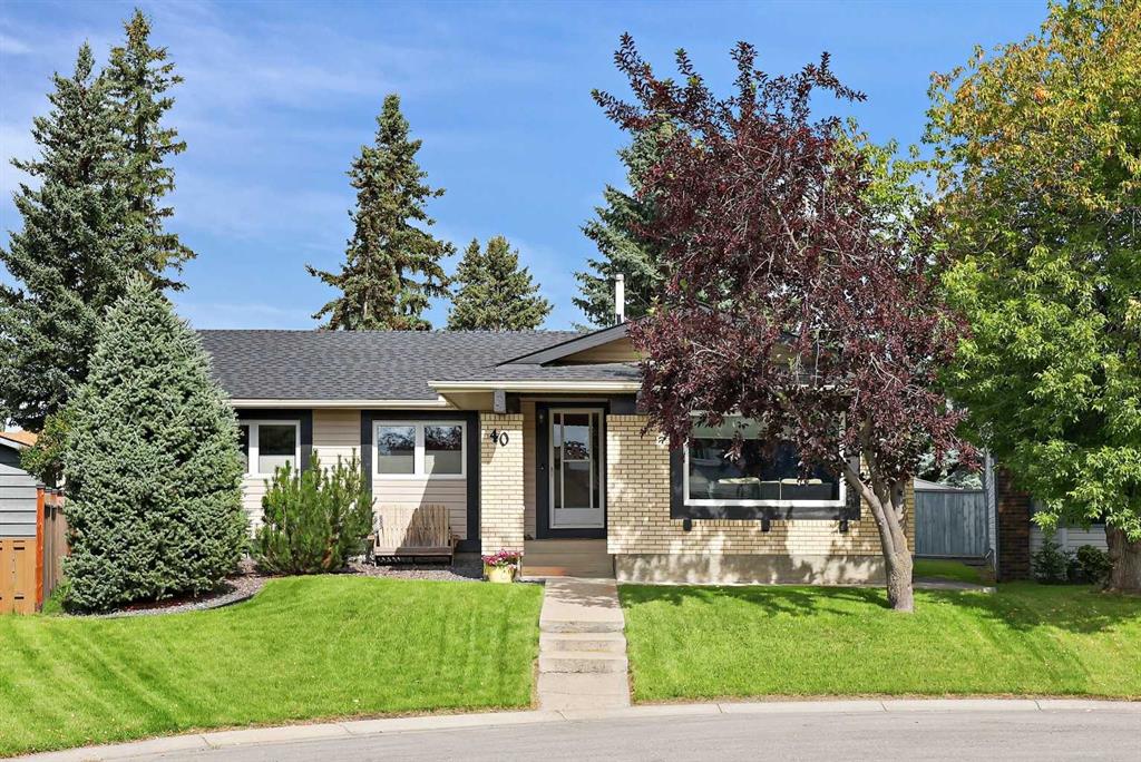 Picture of 40 Woodbrook Court SW, Calgary Real Estate Listing