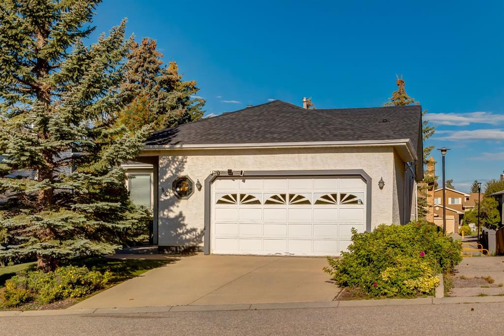 Picture of 82 Hawkdale Circle NW, Calgary Real Estate Listing