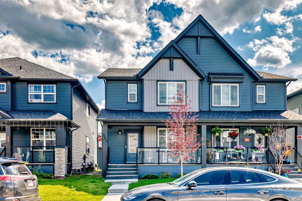 Picture of 221 Midgrove Mews SW, Airdrie Real Estate Listing