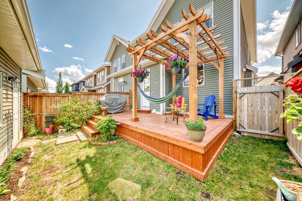 Picture of 222 Cooperswood Green SW, Airdrie Real Estate Listing