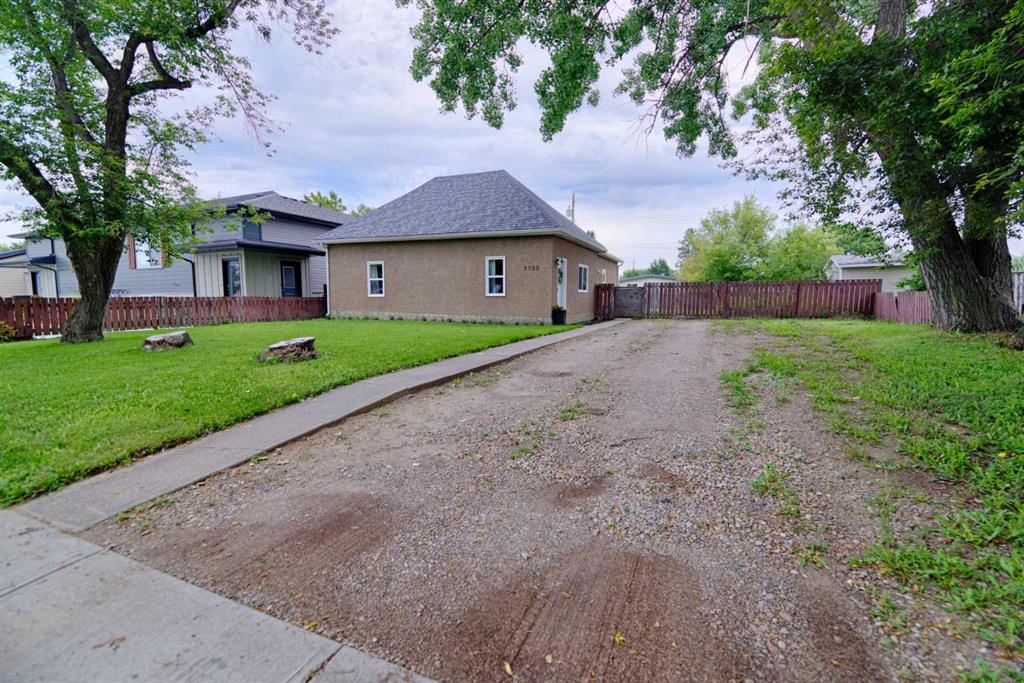 Picture of 5703 54 Street , Taber Real Estate Listing