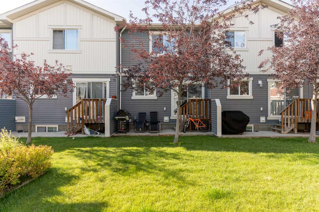 Picture of 4, 233 Silkstone Road W, Lethbridge Real Estate Listing