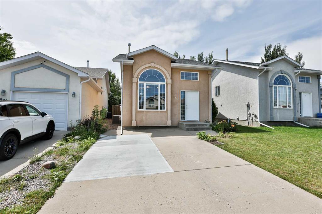 Picture of 695 Red Crow Boulevard W, Lethbridge Real Estate Listing