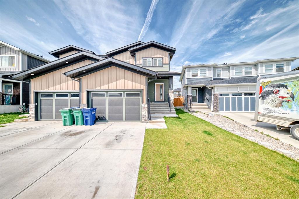 Picture of 32 Midtown Close SW, Airdrie Real Estate Listing