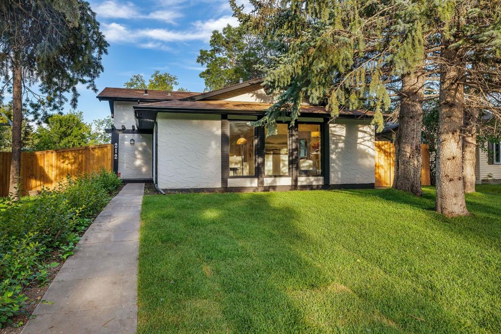 Picture of 212 Midlawn Close SE, Calgary Real Estate Listing