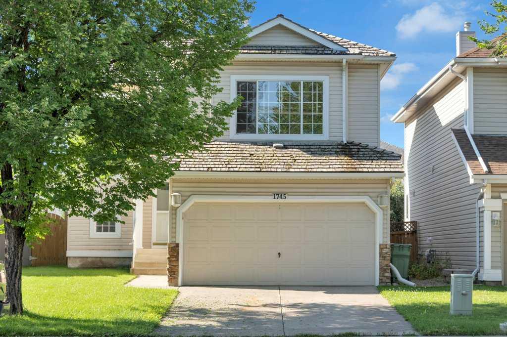 Picture of 1745 Douglas Glen Grove SE, Calgary Real Estate Listing