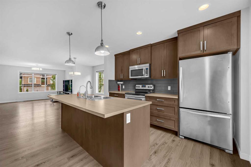 Picture of 1506, 250 Fireside View , Cochrane Real Estate Listing