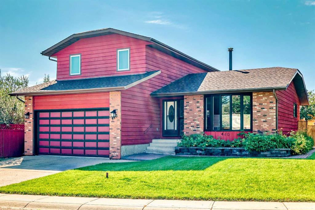 Picture of 440 Templeton Road NE, Calgary Real Estate Listing