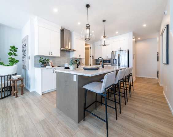 Picture of 136 Lucas Gardens NW, Calgary Real Estate Listing