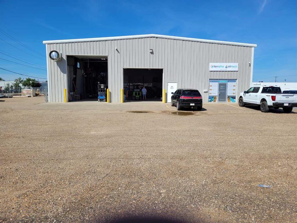 Picture of 821 17 Street SW, Medicine Hat Real Estate Listing