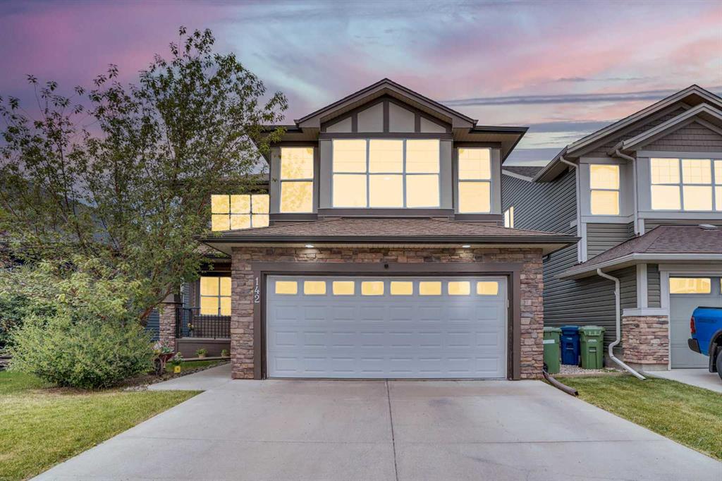 Picture of 142 Luxstone View SW, Airdrie Real Estate Listing