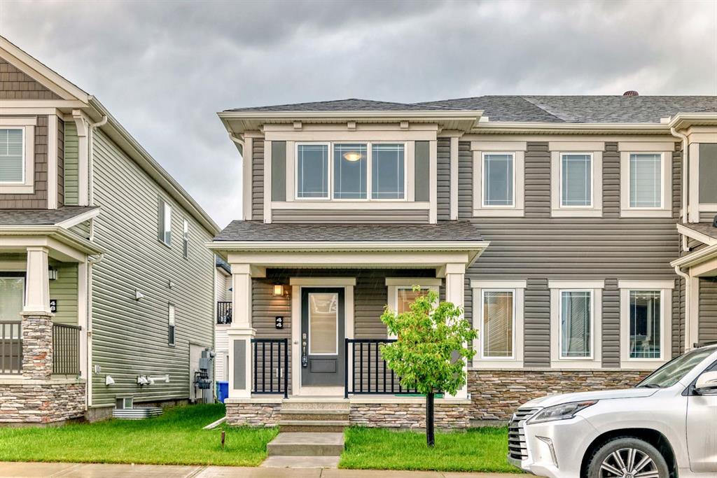Picture of 44 Cityside Grove NE, Calgary Real Estate Listing