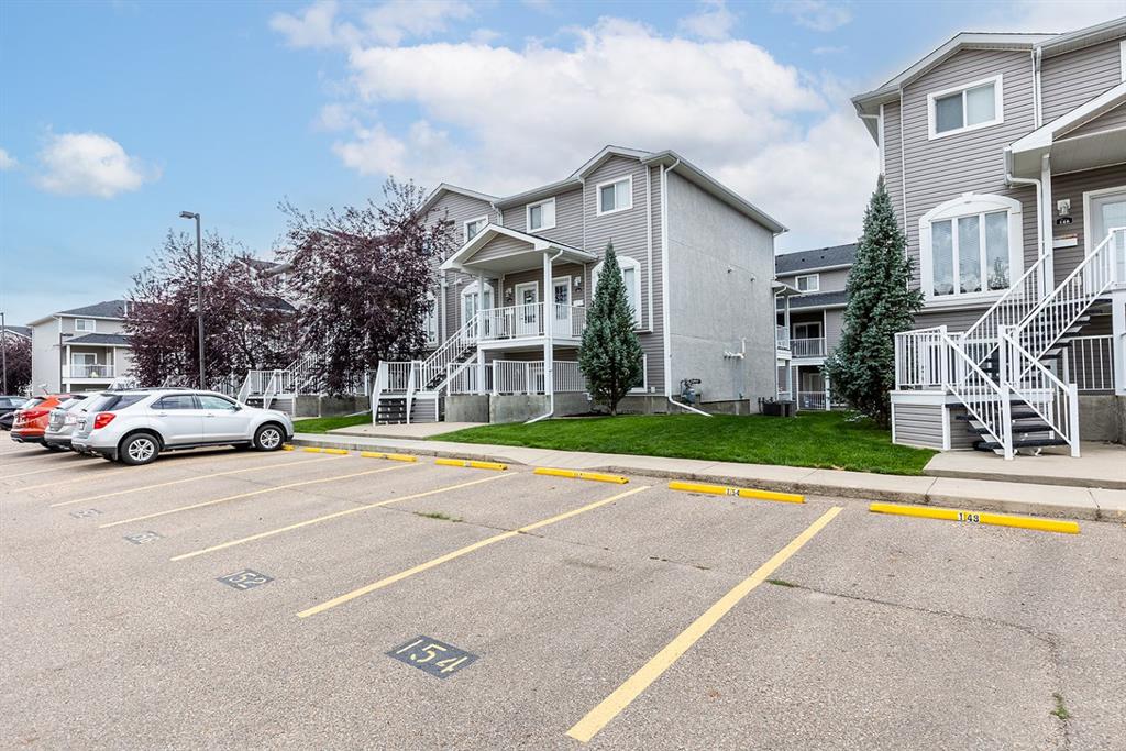 Picture of 154 Somerset Lane SE, Medicine Hat Real Estate Listing