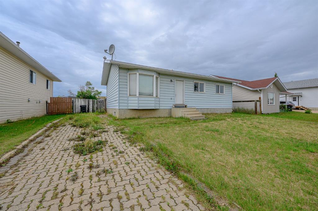 Picture of 9708 91 Street , Sexsmith Real Estate Listing