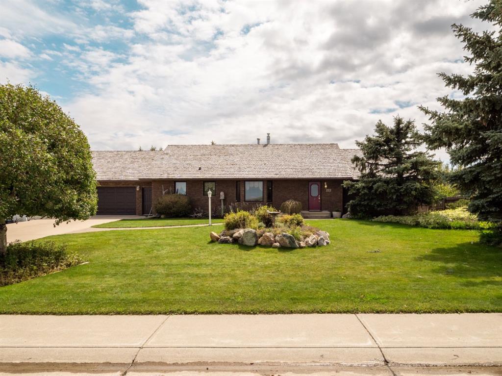 Picture of 222 5A Avenue E, Cardston Real Estate Listing