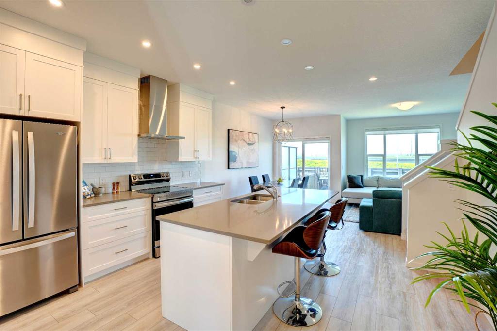 Picture of 876 Seton Circle SE, Calgary Real Estate Listing