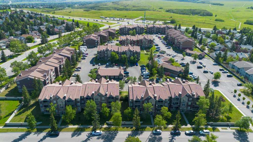 Picture of 12, 3212 Edenwold Heights NW, Calgary Real Estate Listing
