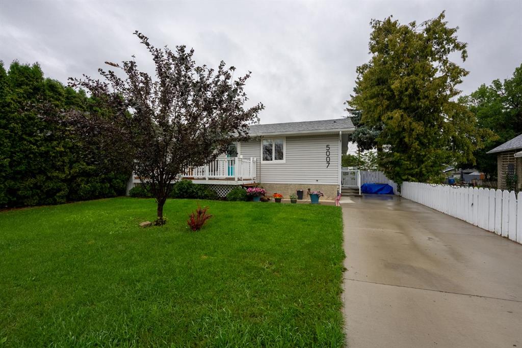 Picture of 5007 43 Avenue , Taber Real Estate Listing