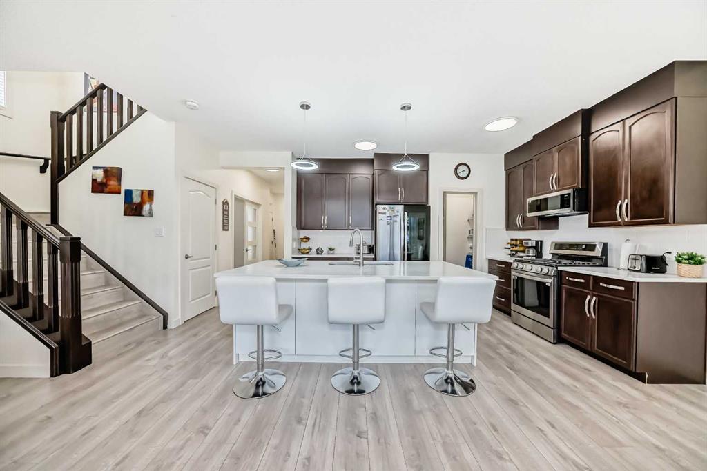 Picture of 437 Auburn Bay Drive SE, Calgary Real Estate Listing