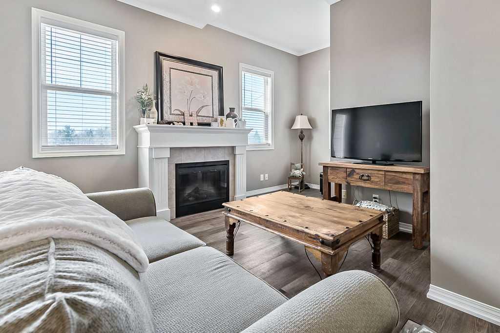Picture of 205, 144 Crescent Road , Okotoks Real Estate Listing