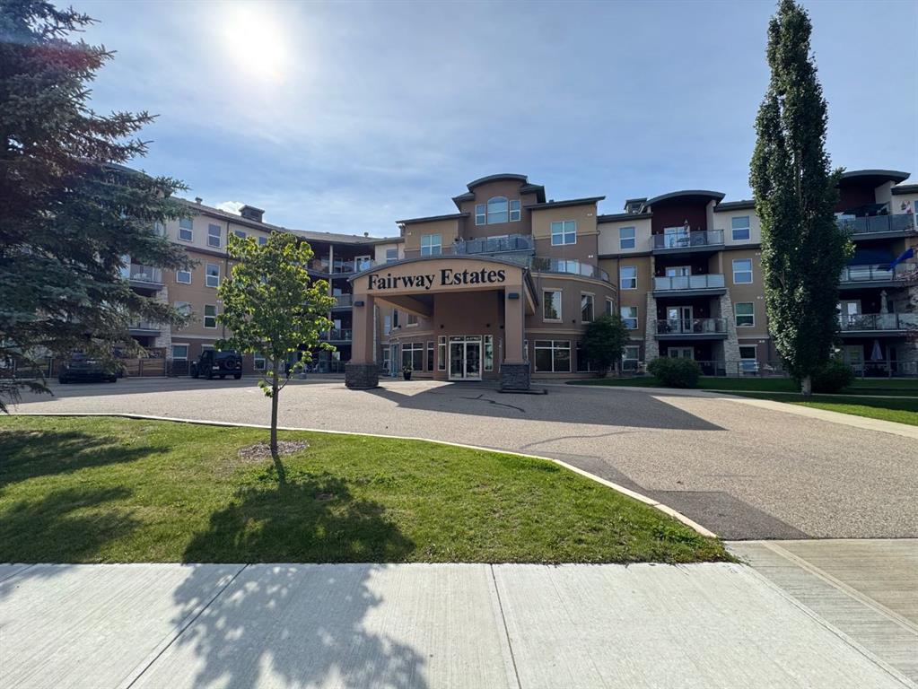Picture of 203, 5040 53 Street , Sylvan Lake Real Estate Listing