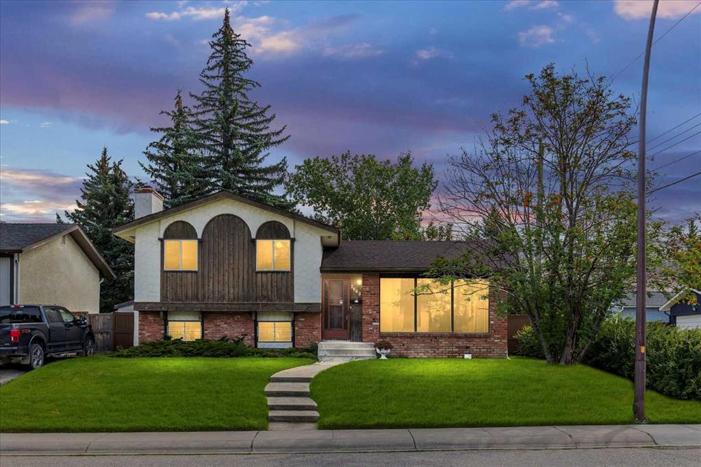 Picture of 3043 Cedar Ridge Drive SW, Calgary Real Estate Listing