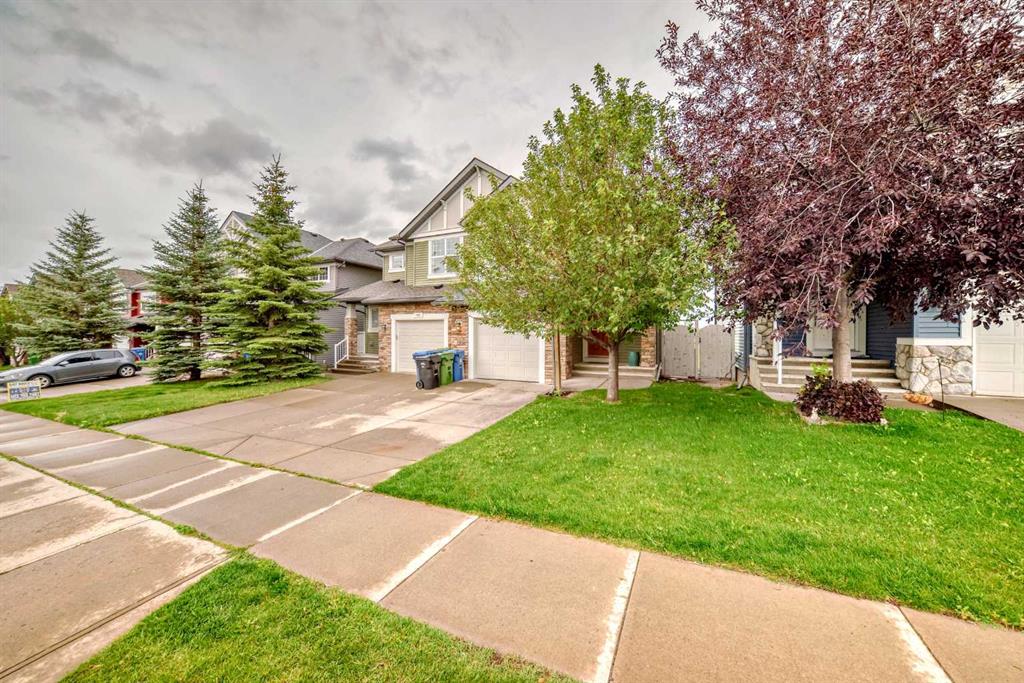 Picture of 561 Panamount Boulevard NW, Calgary Real Estate Listing