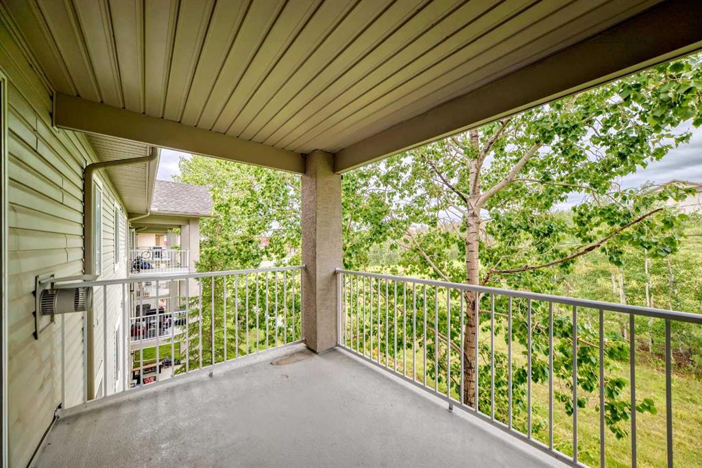 Picture of 303, 1000 Citadel Meadow Point NW, Calgary Real Estate Listing