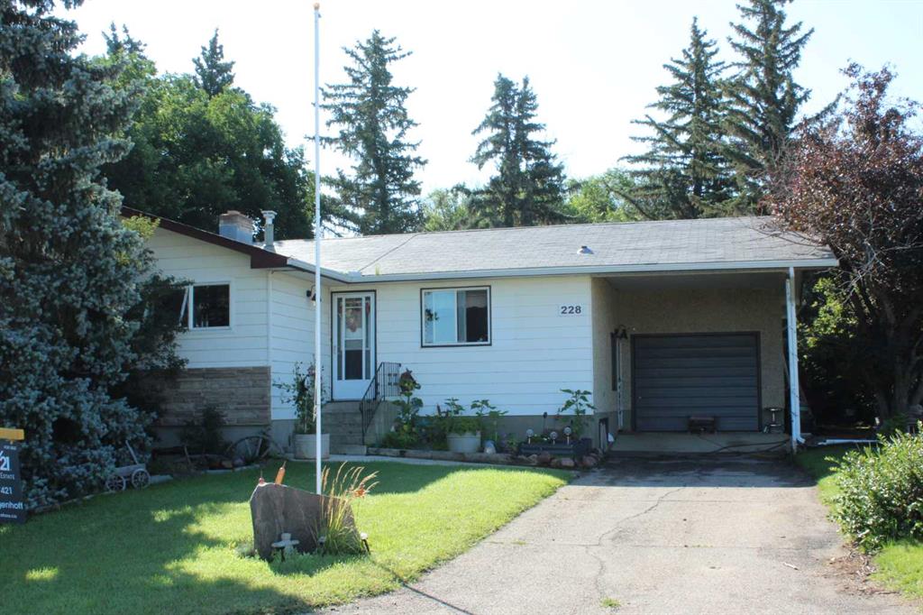 Picture of 228 2 Street N, Milo Real Estate Listing