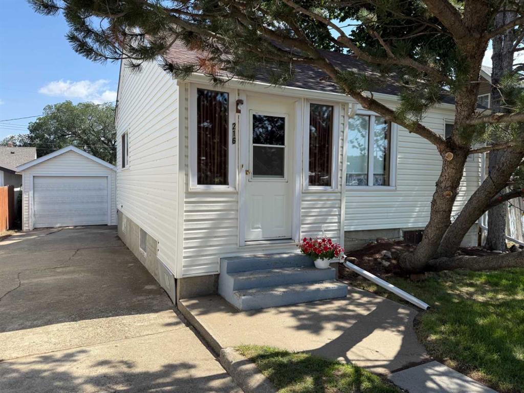 Picture of 216 2 Street W, Bow Island Real Estate Listing