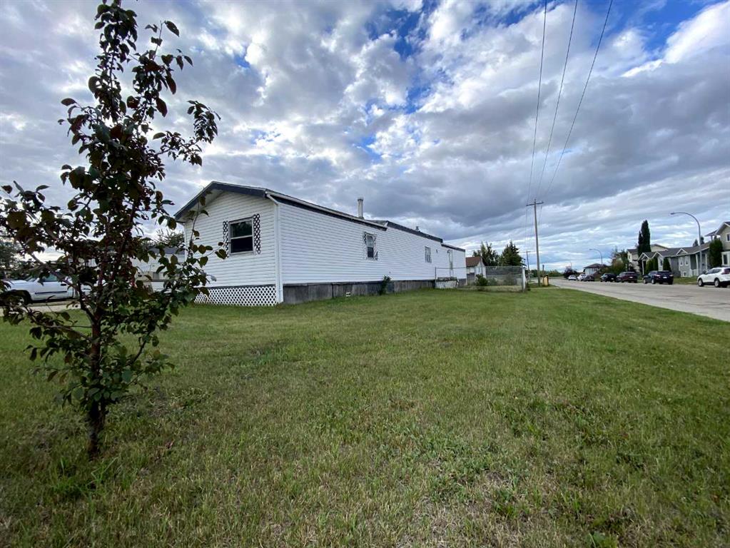 Picture of 9713 102 Avenue , Clairmont Real Estate Listing