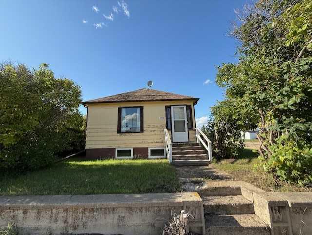 Picture of 5040 51 Street , Hardisty Real Estate Listing