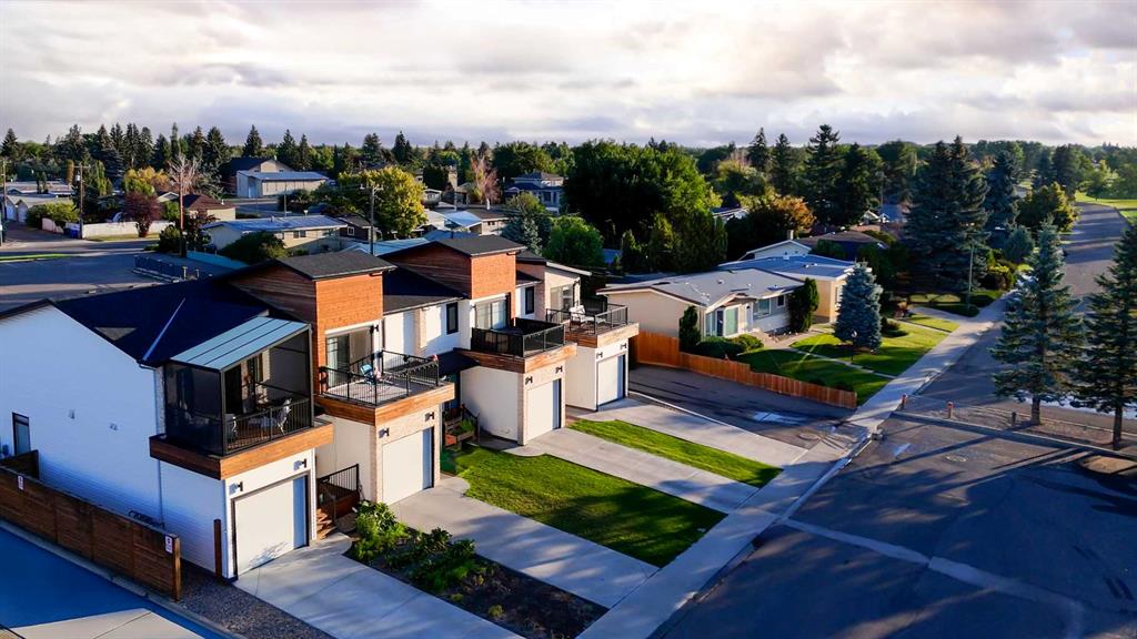 Picture of 4, 2829 Lakeview Drive S, Lethbridge Real Estate Listing