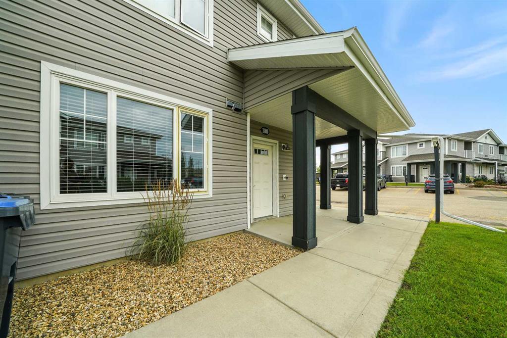 Picture of 100, 44 Reid Court , Sylvan Lake Real Estate Listing