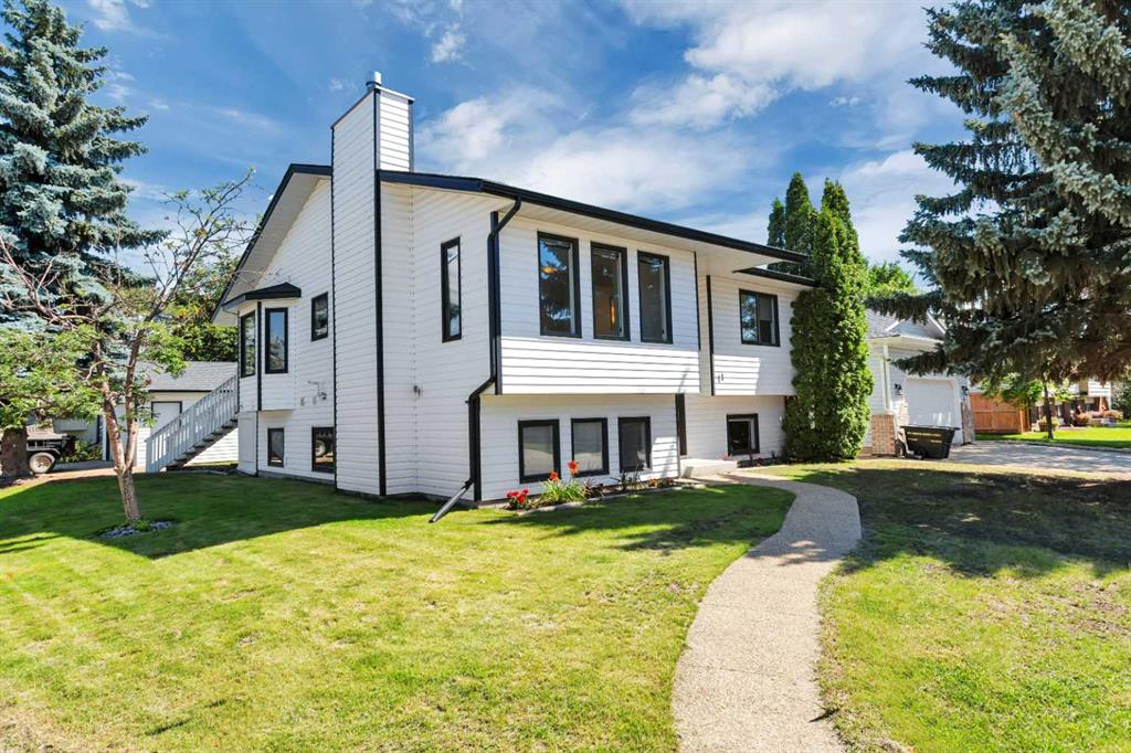 Picture of 11 Maple Bay , Lacombe Real Estate Listing