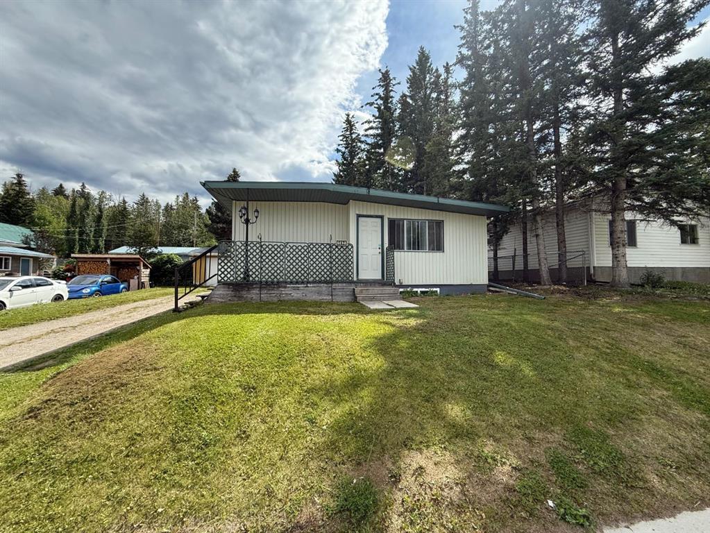 Picture of 142 Meadow Drive , Hinton Real Estate Listing