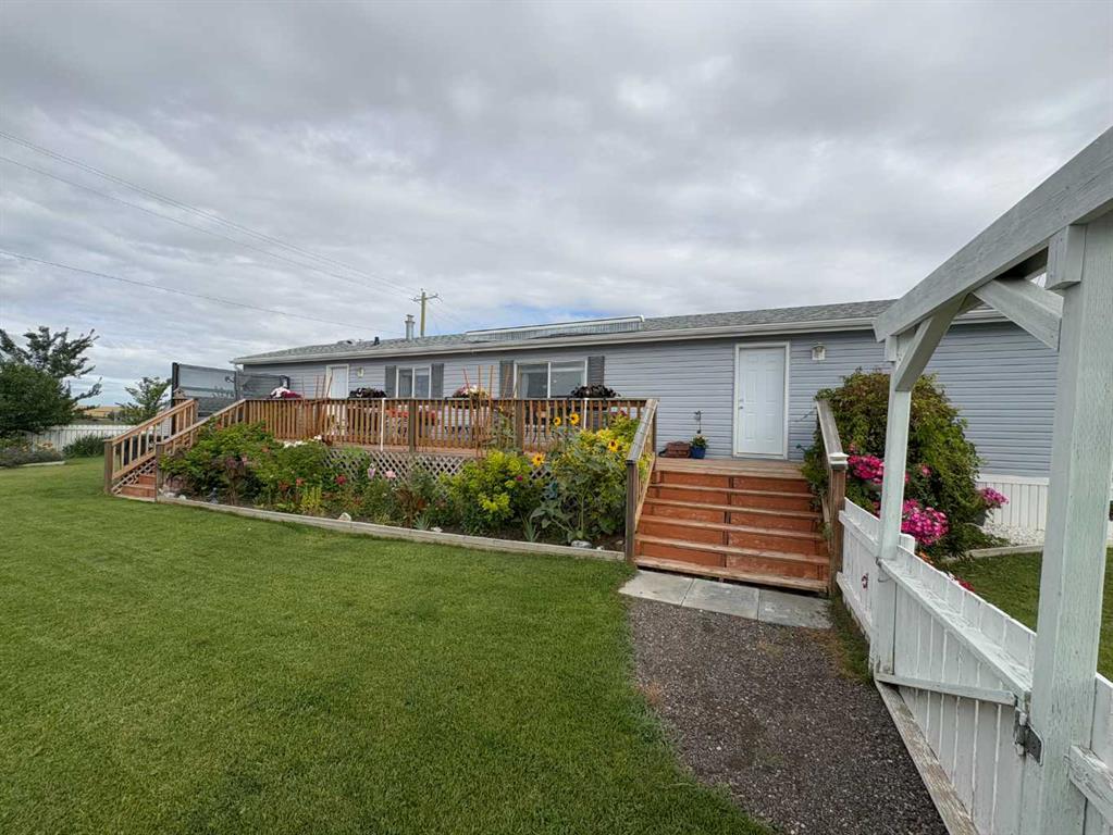 Picture of 947 Main Street NW, Milk River Real Estate Listing