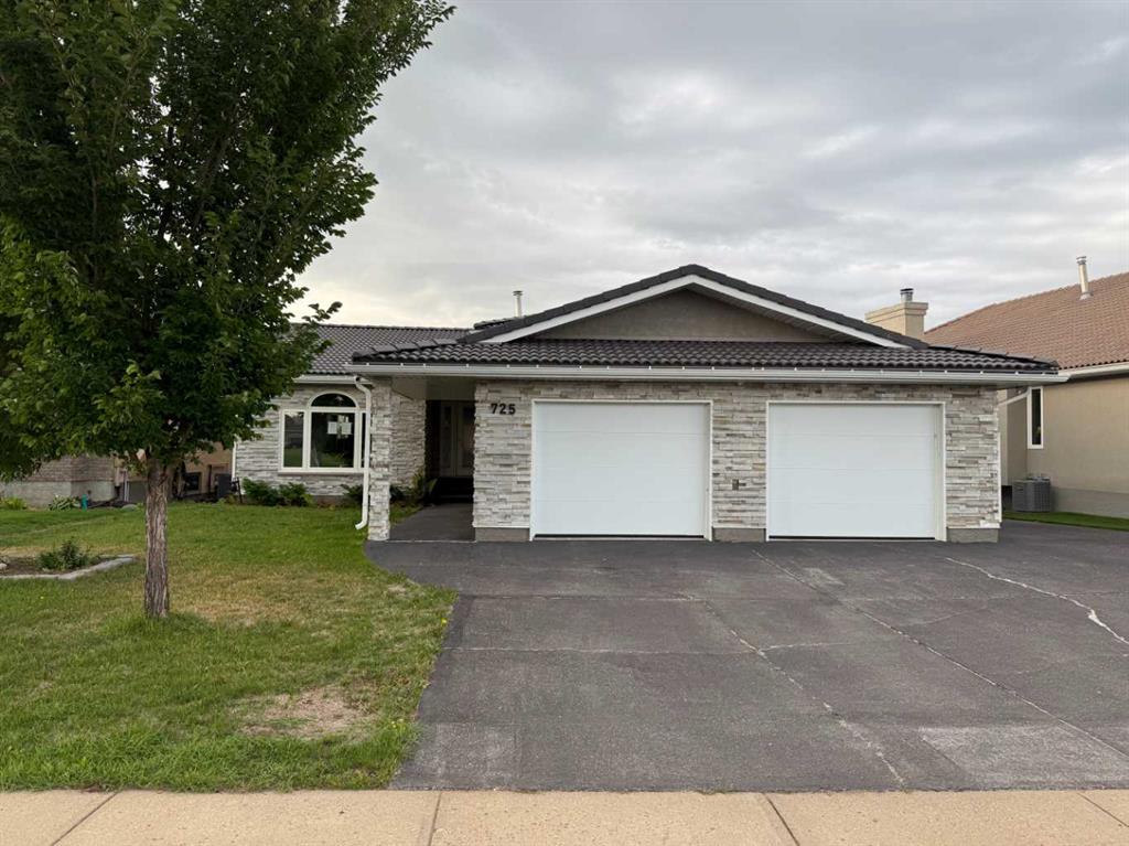 Picture of 725 Taylor Road SE, Medicine Hat Real Estate Listing