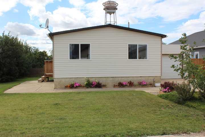 Picture of 605 2 Street W, Bow Island Real Estate Listing