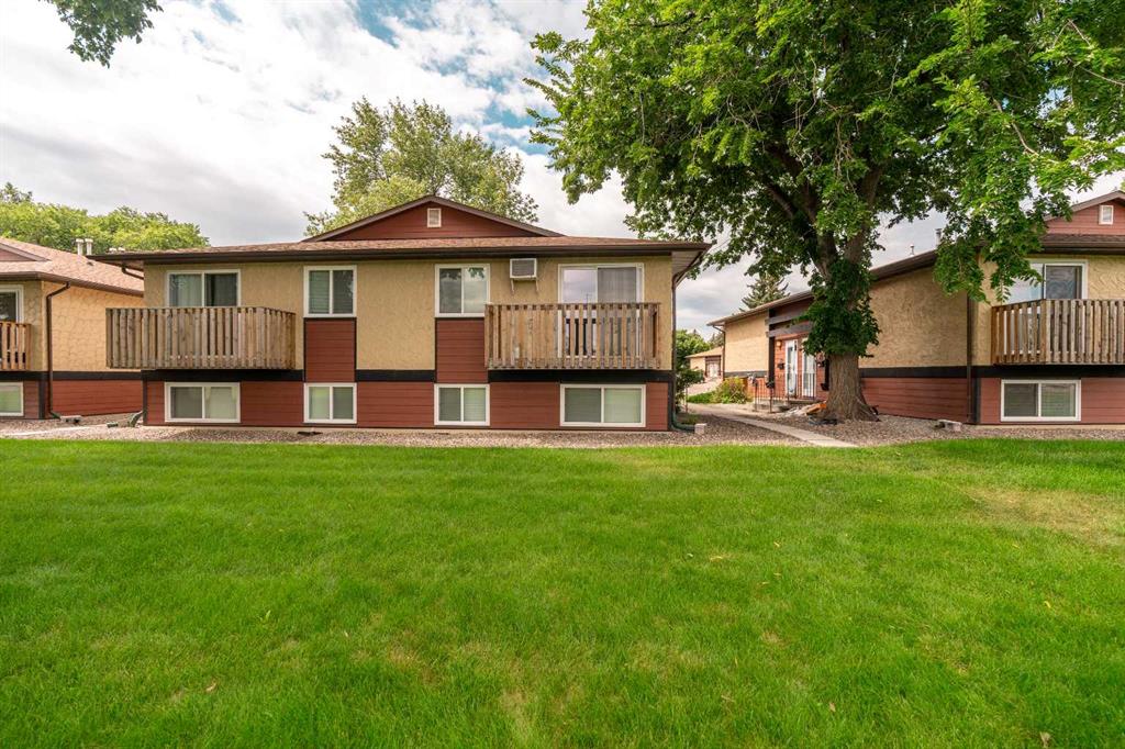 Picture of 42, 5 Acadia Road W, Lethbridge Real Estate Listing
