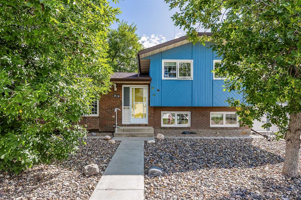Picture of 23 Robinson Road SE, Medicine Hat Real Estate Listing