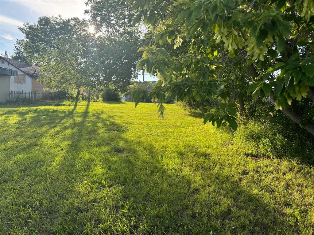 Picture of 4704 50 Street , Ponoka Real Estate Listing
