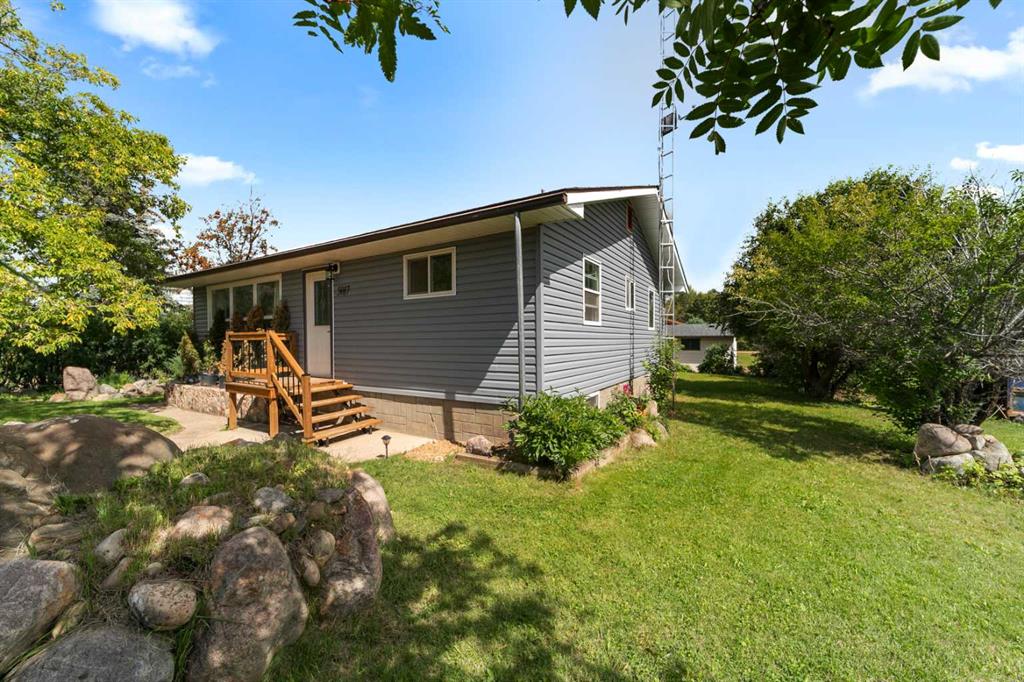 Picture of 5017 49 Avenue , Forestburg Real Estate Listing