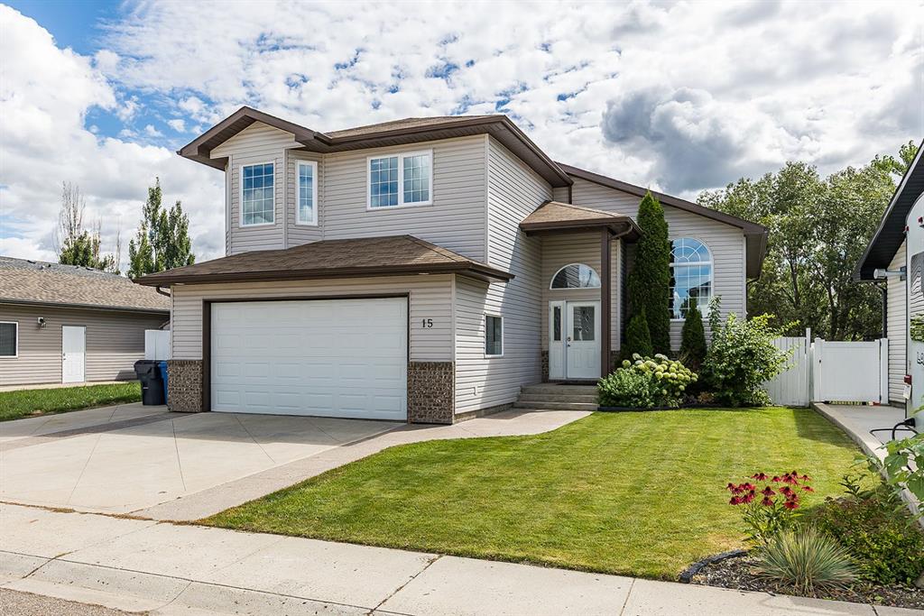 Picture of 15 Vista Court SE, Medicine Hat Real Estate Listing