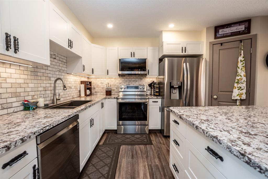 Picture of 911 12 Street SE, High River Real Estate Listing