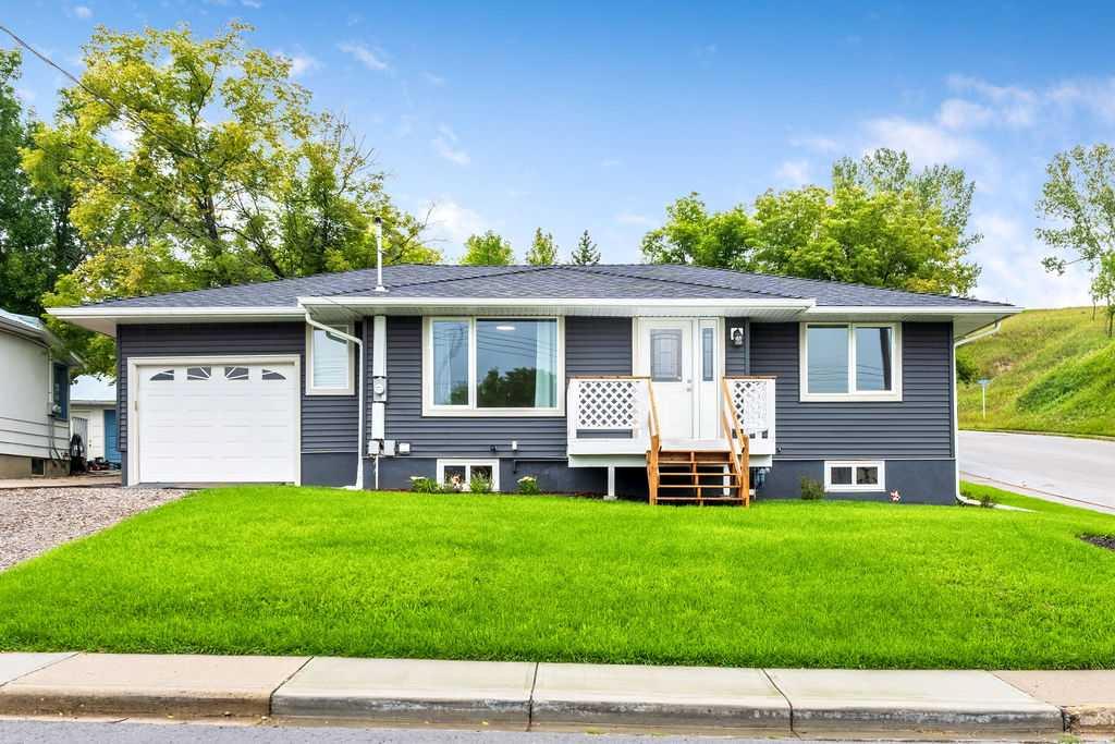 Picture of 46 Maple Street , Okotoks Real Estate Listing